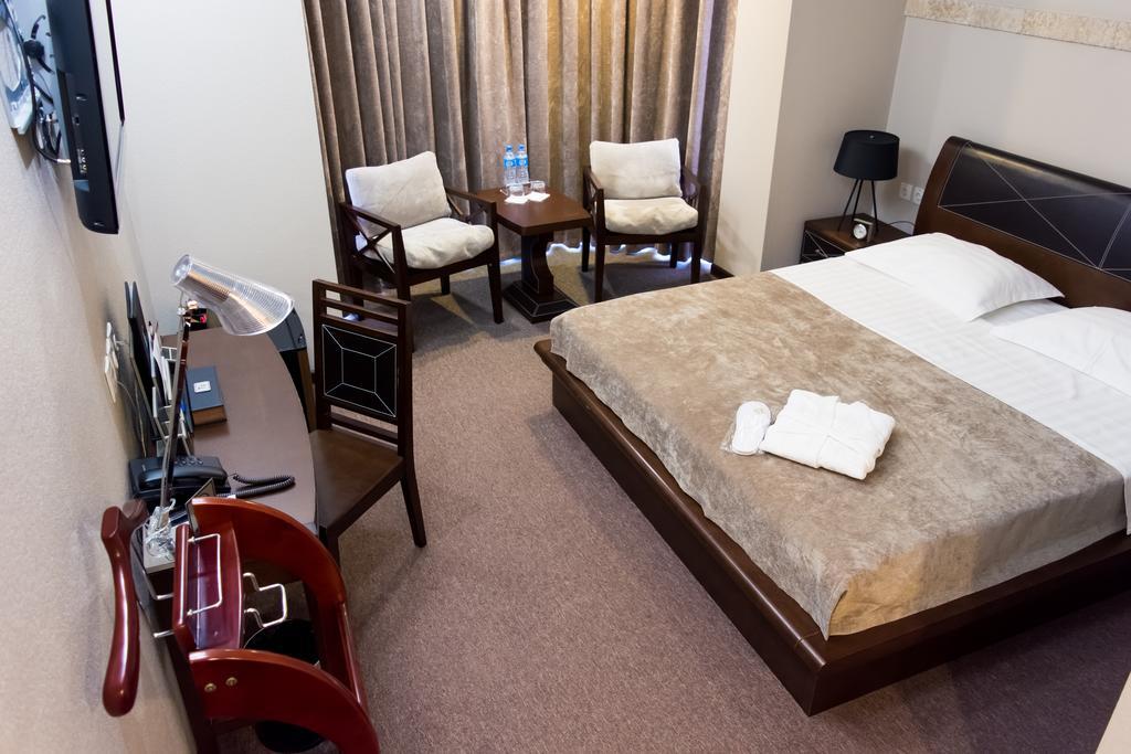 Grand M Hotel Navoi Eksteriør bilde